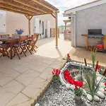 Pour Des Vacances Idylliques Pres De La Cite ! *